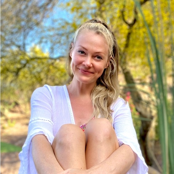 Meet your Posher, Lindsay - Picture 3 of 3